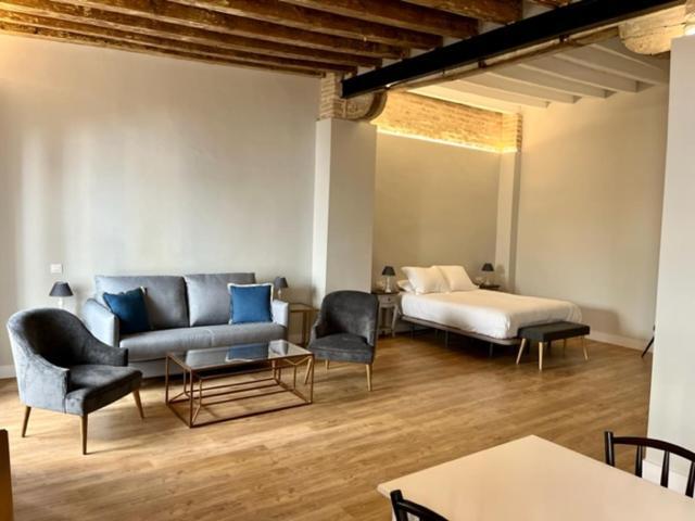 Ti1 Estiloso Loft 120m De La Catedral Tomas De Ibarra Street Apartament Sewilla