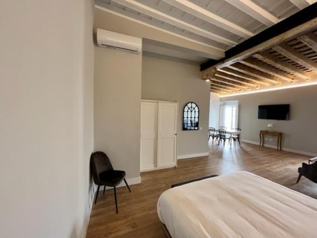 Ti1 Estiloso Loft 120m De La Catedral Tomas De Ibarra Street Apartament